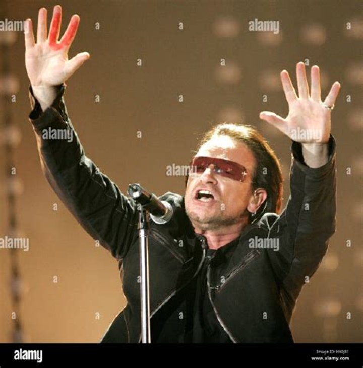Does Bono have a sister? 1 Bono