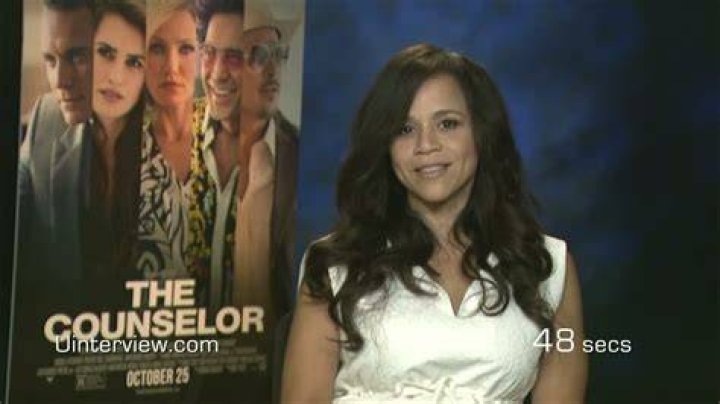 Does Rosie Perez have a speech impediment?