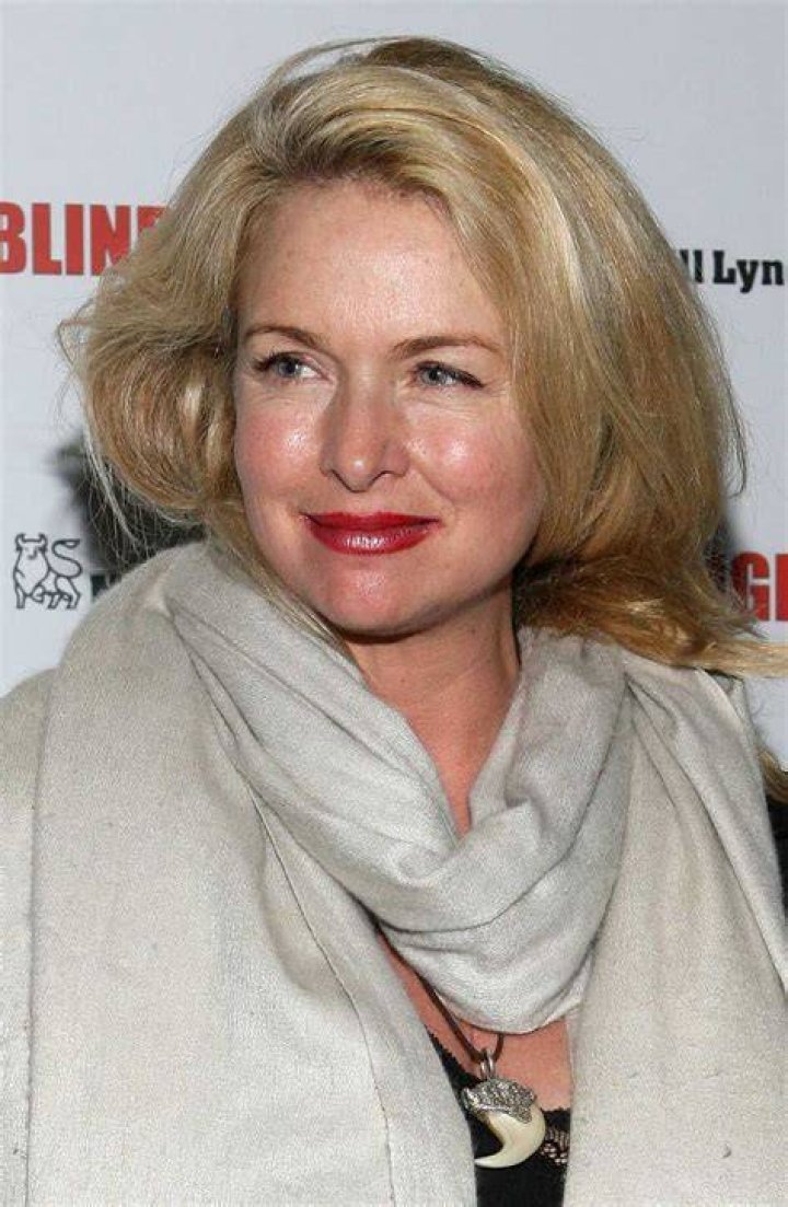 Donna Dixon Biography