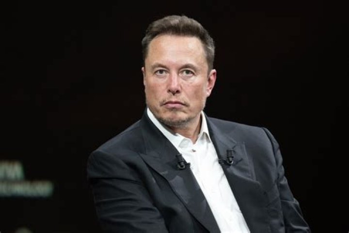 What degrees does Elon Musk have? 1 Elon Musk