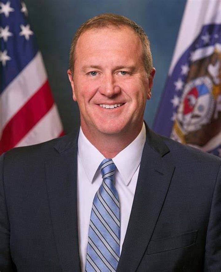 Eric Schmitt house: Where does Eric Schmitt live? 1 Eric Schmitt education Where did Eric Schmitt go to college and high school