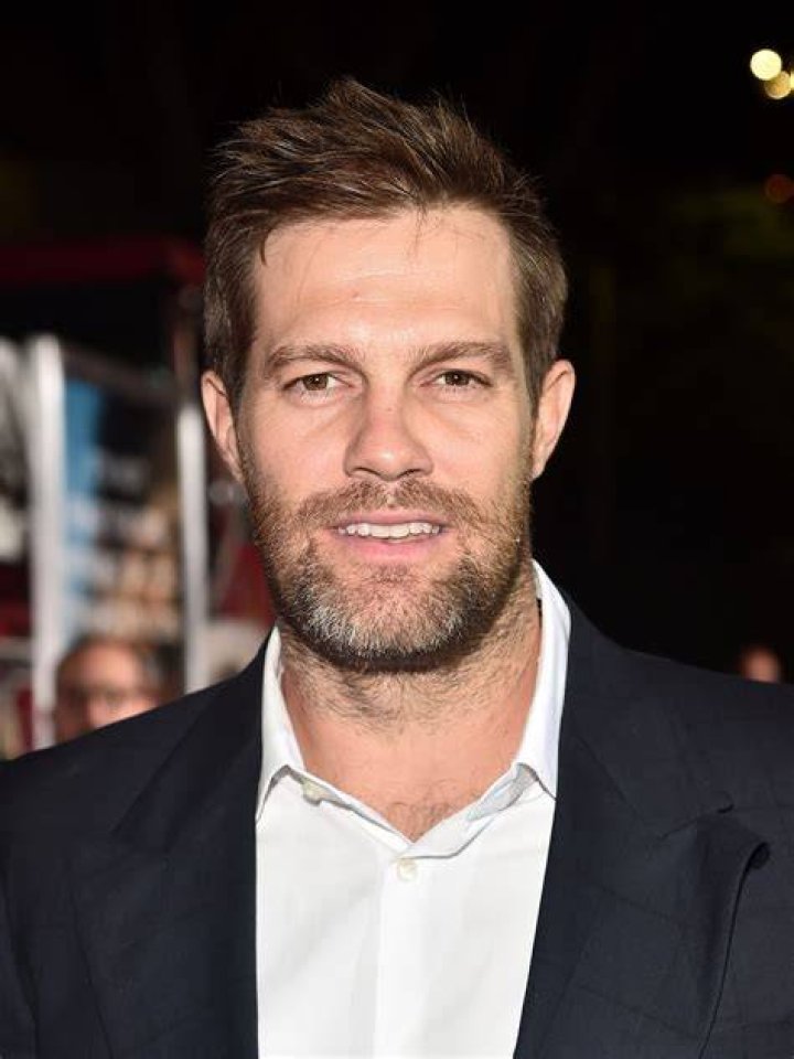 Geoff Stults Net Worth