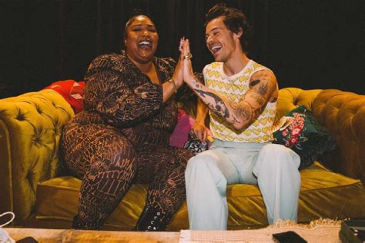Is Lizzo engaged? Lizzo relationship explained 1 Harry styles and Lizzo
