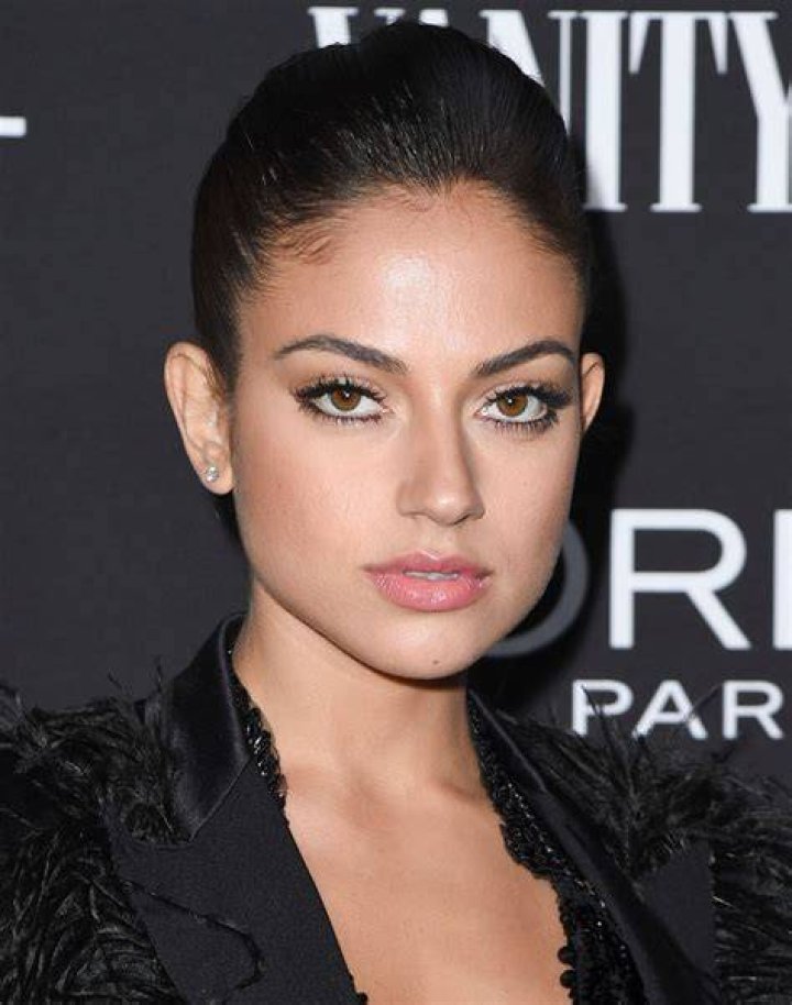 Inanna Sarkis Biography