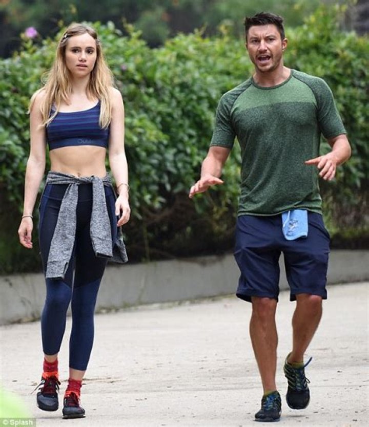 Suki Waterhouse Workout Routine