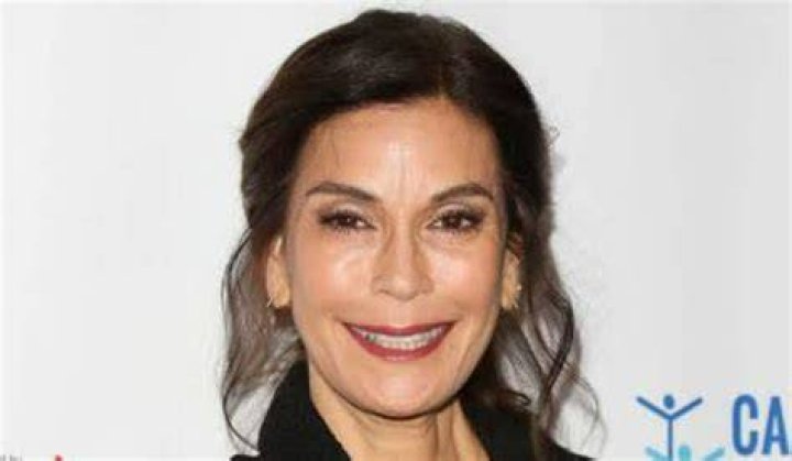 Teri Hatcher Bra Size, Age, Weight, Height, Measurements