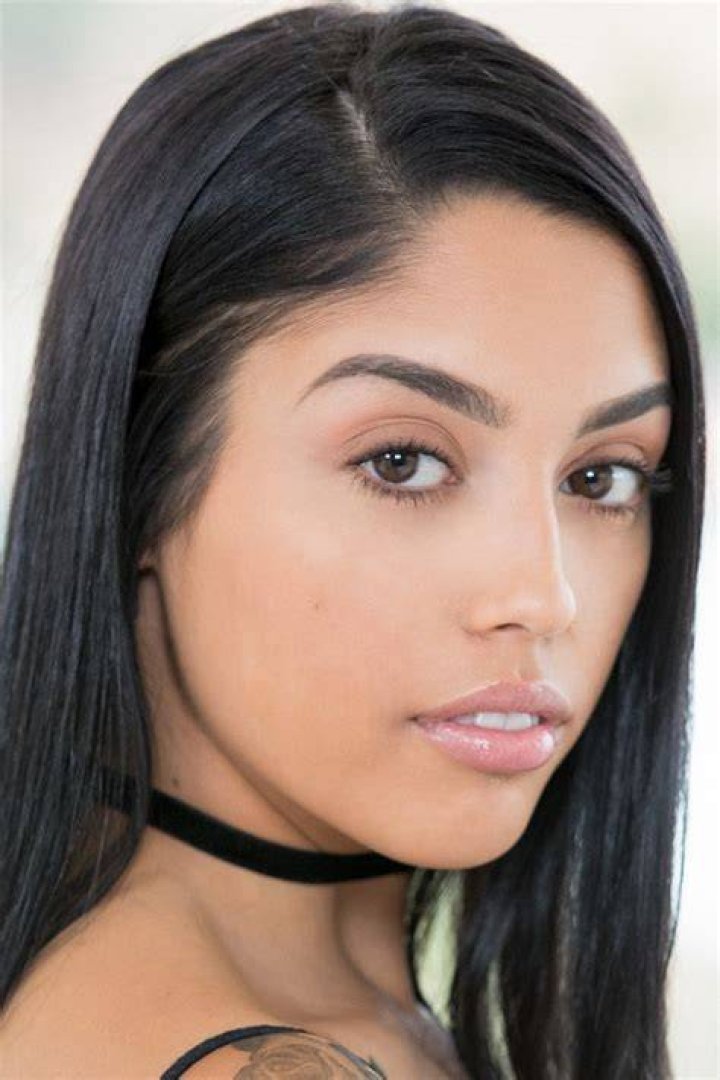Vanessa Sky Pics celebzbiography.com